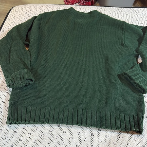 Tommy Hilfiger V-Neck sweater. Like new - Picture 8 of 8